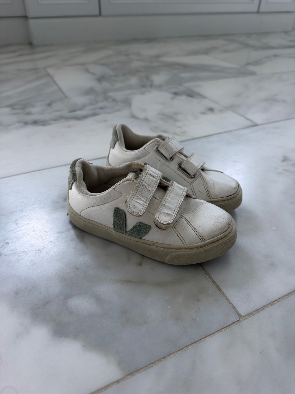 Girls Veja sneakers